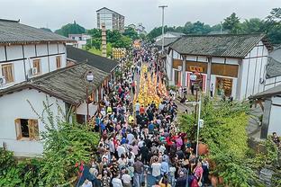 还是没有感觉！维金斯半场6投1中仅得2分2板